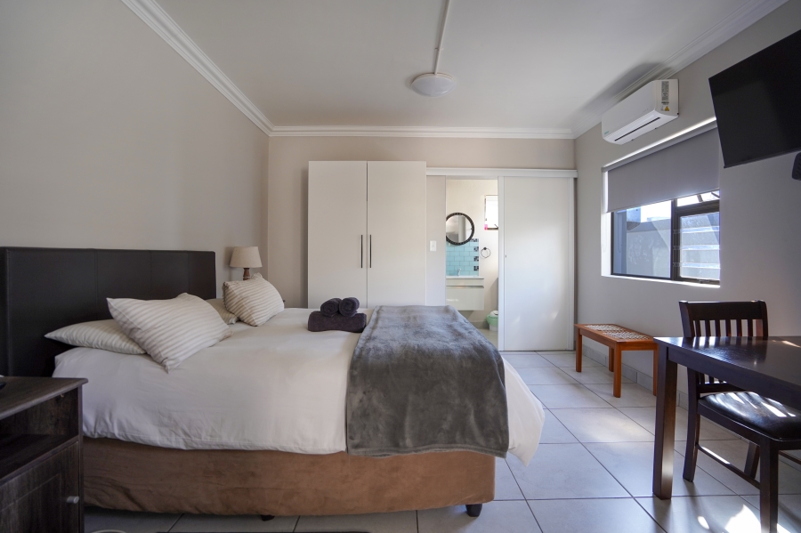 8 Bedroom Property for Sale in Melkbosstrand Central Western Cape